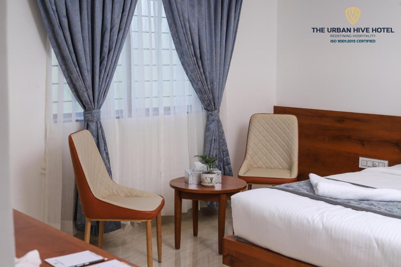 בלגאום The Urban Hive Hotel מראה חיצוני תמונה